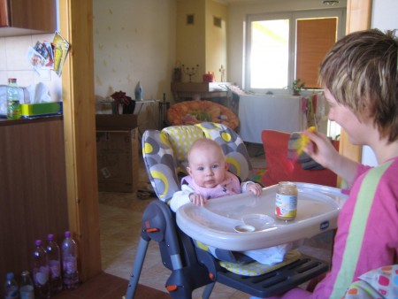 ha! už papám v stoličke